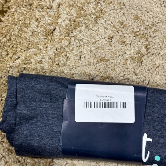 “Silent Night” Christmas Tree design XL NWT Eternal Light: Gildan Grey T-Shirt - Picture 10 of 11